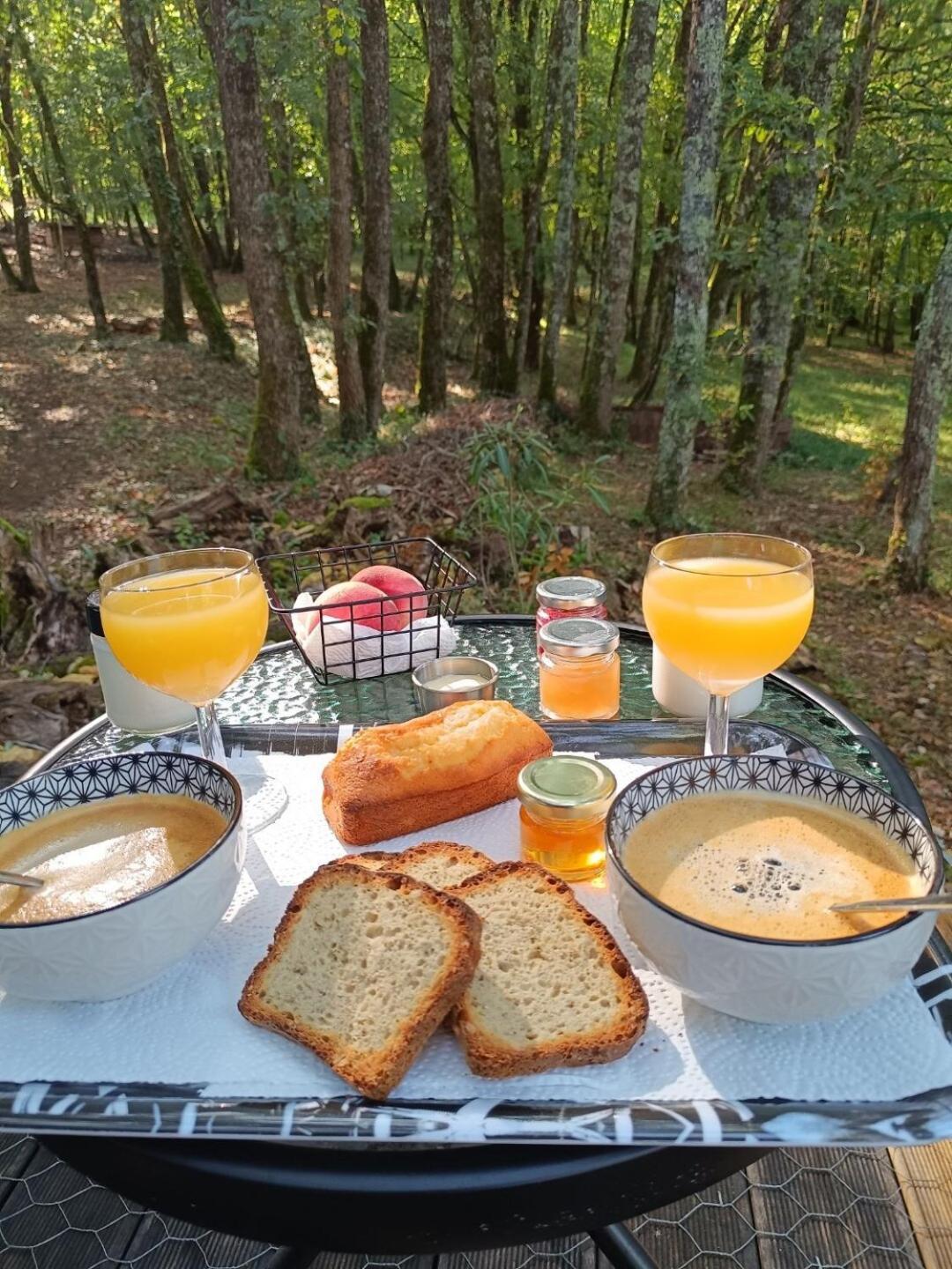 Le Gite De La Cabane De L'Oiseau Couze-et-Saint-Front ภายนอก รูปภาพ