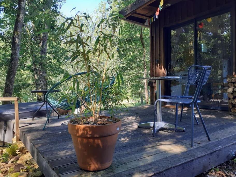 Le Gite De La Cabane De L'Oiseau Couze-et-Saint-Front ภายนอก รูปภาพ