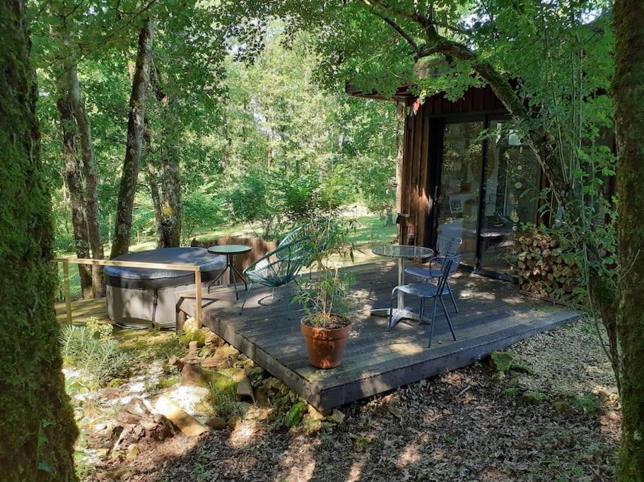 Le Gite De La Cabane De L'Oiseau Couze-et-Saint-Front ภายนอก รูปภาพ